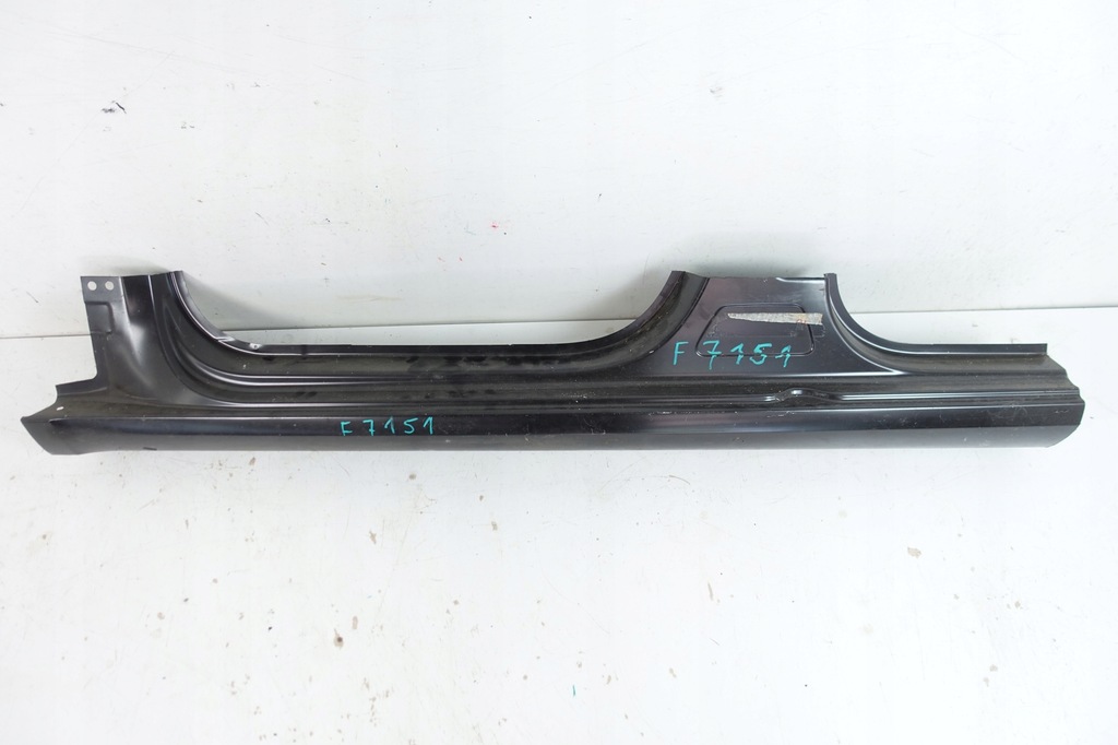 фото №1, Skoda octavia iii 2013- обшивка порог блок двигателя левый перед