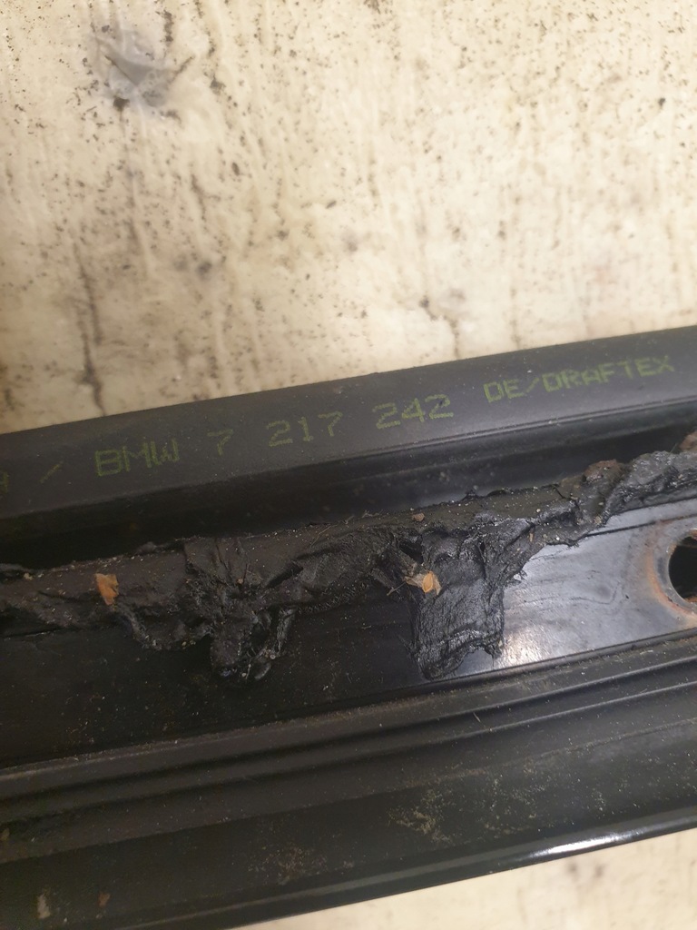 фото №14, Bmw 3 e93 прокладка крыша передняя 7217242