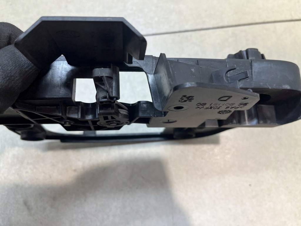 фото №13, Замок двері правий перед 6pin peugeot 1007 1.4 16v 9660701080d