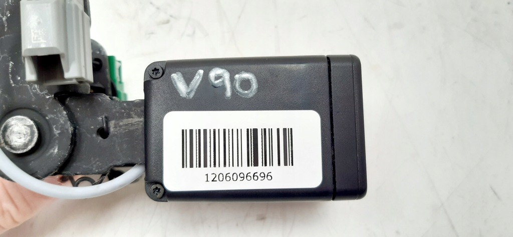 Volvo v90 кліпси замки ременів безпеки середина задній 32239048 Зі Шроту