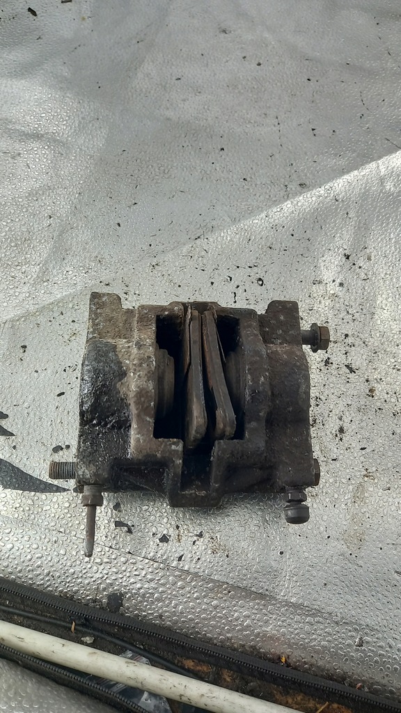 фото №2, Суппорт левый перед citroen c5 kombi 01r