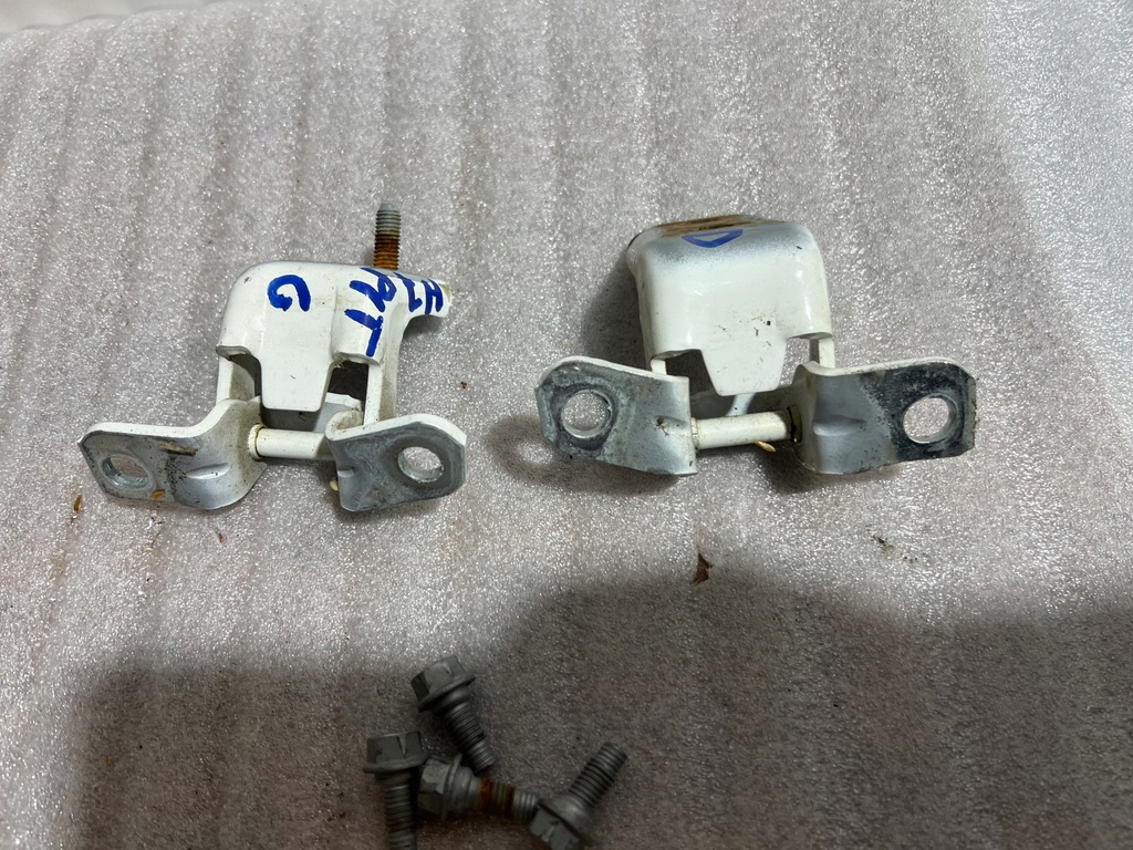 фото №4, Mazda 3 bp петли дверь правый задняя rok 2021