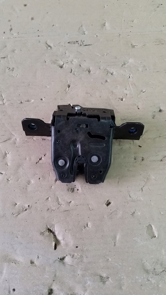 фото №1, Opel karl замок крышки багажника задняя