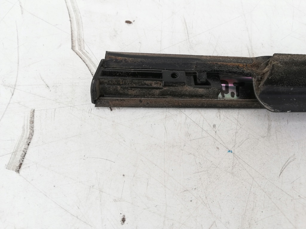 фото №4, Молдинг ущільнювач правий задня kia ceed ii 12-16 kom