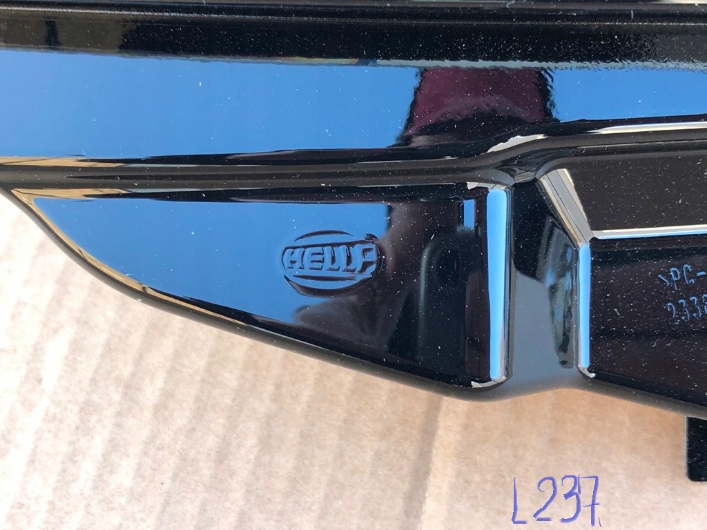 Накладка скло фара ліхтарі  лівий перед mercedes benz eqa eqb 2021- в Україні