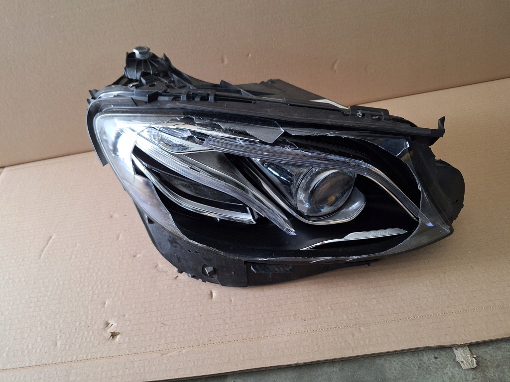 фото №1, Лампа перед правая mercedes e-klasa w213 full led a2139069608