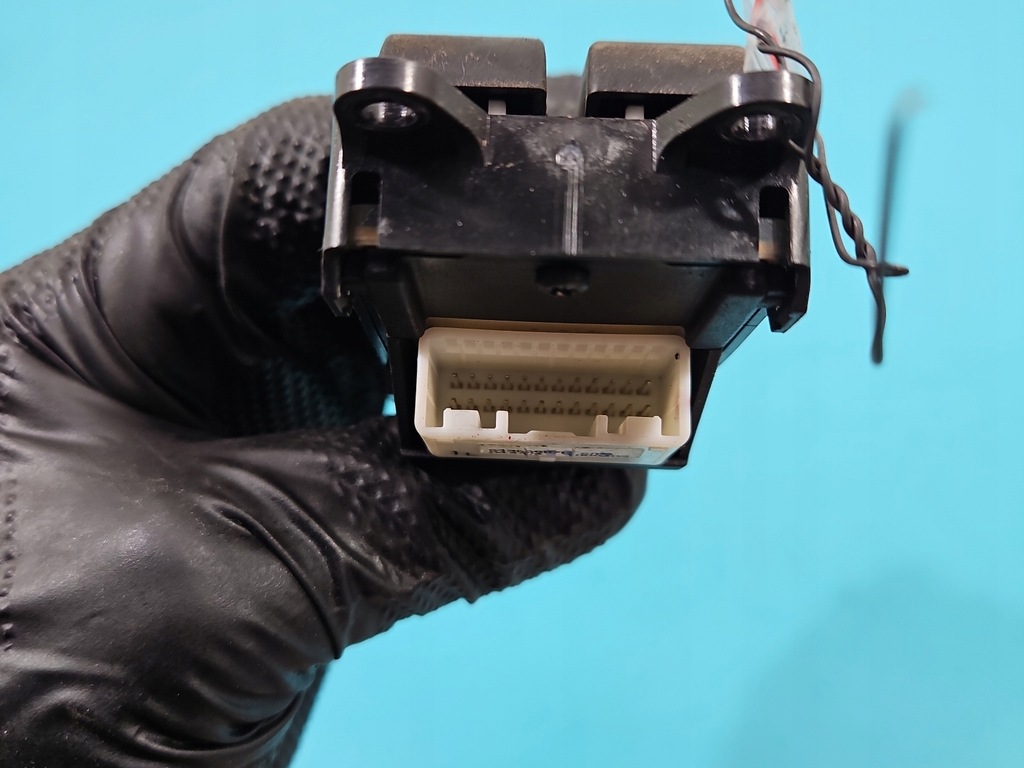 фото №7, Переключатель окон toyota corolla verso ii eu