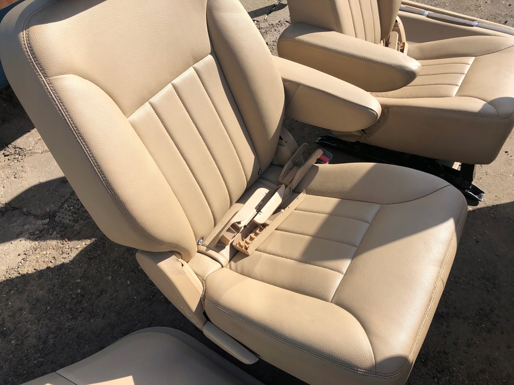 фото №12, Mercedes w251 long 05- сиденья заднее сиденье обивка кожа бежевые 6 человек