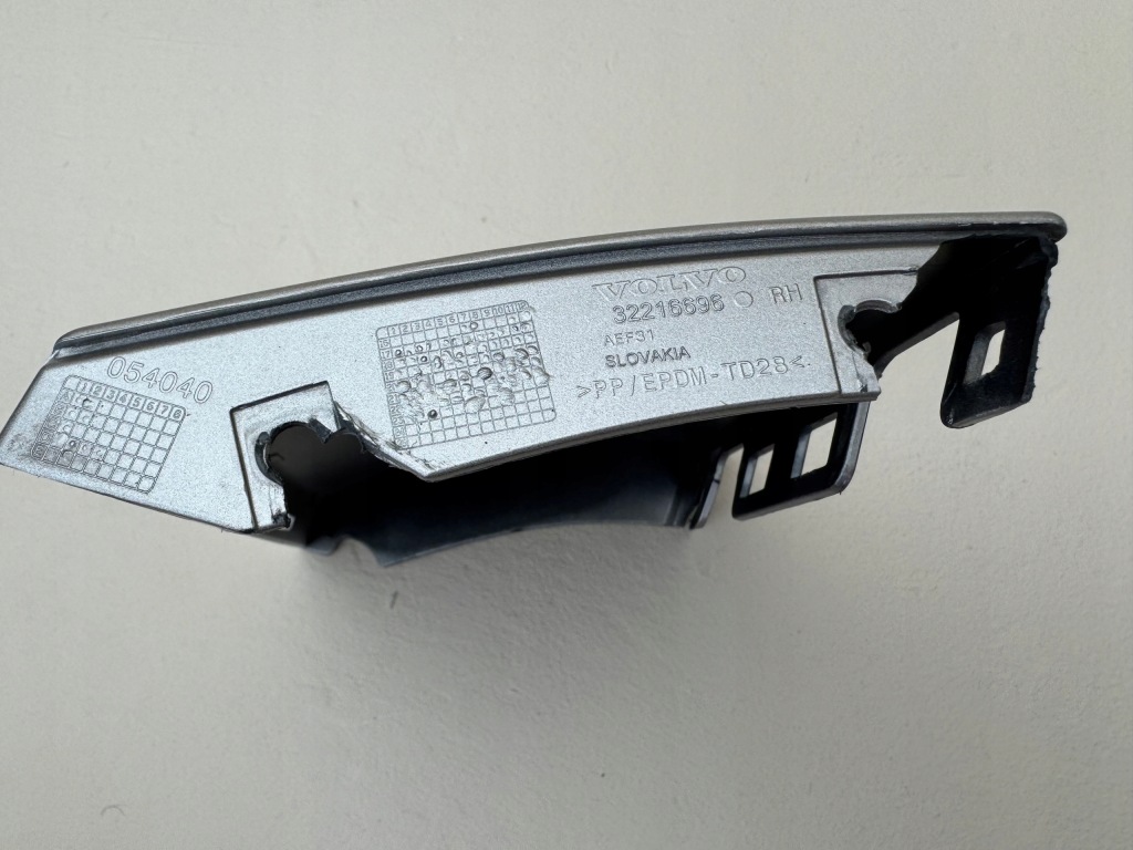 Volvo xc60 2 2 17r- накладка  накладка на порог правая 32216696 Цена
