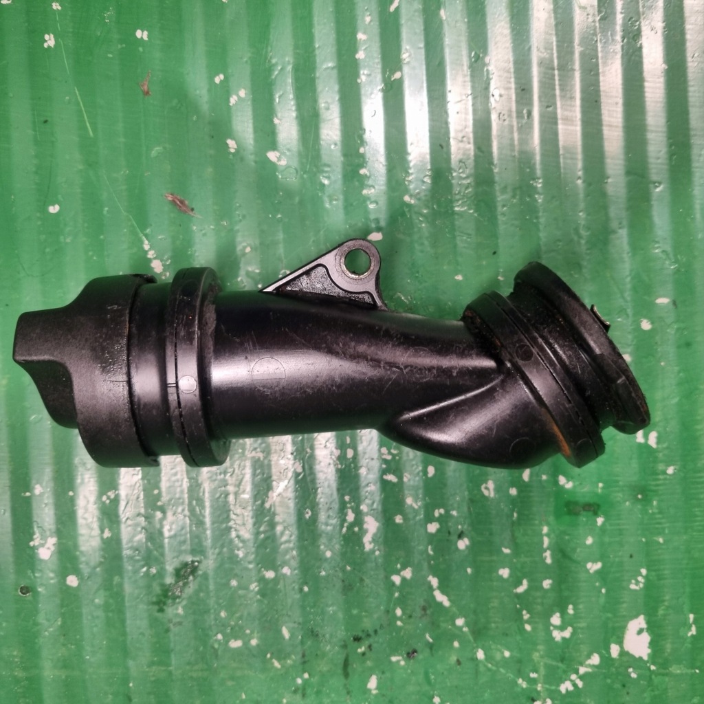 фото №5, Заливна горловина оливи труба + кришка mercedes om642 3.0 cdi a6420160020