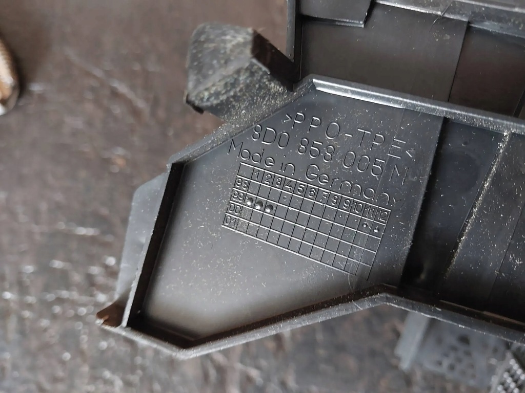 фото №8, Рамка радіо консолі центральної audi a4 b5 8d lift 8d0858005m