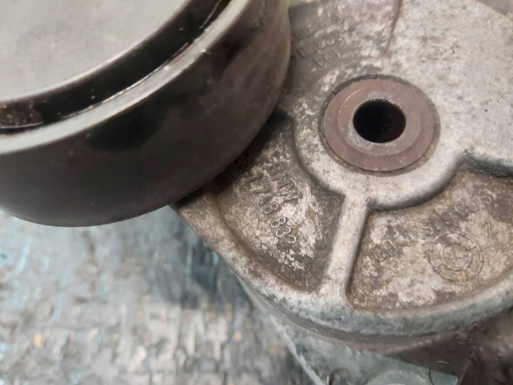 Натяжитель ролик ремень генератора bmw 5 e39 520i m52b20 206s3 1748832 с Разборки