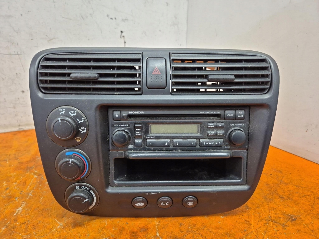 фото №1, Honda civic vii 03-05 lift панель klinatyzacji радіо програвач cd d16v1