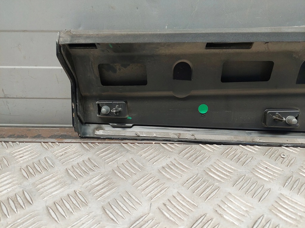 фото №7, Audi q3 f3 83a853969a задняя сторона левая накладки