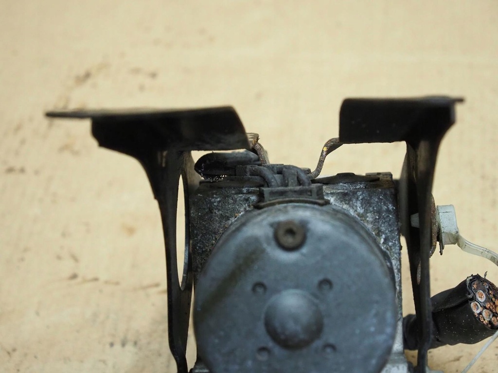 фото №10, Subaru legacy iii 01r 2.0b насос abs 27539ae050