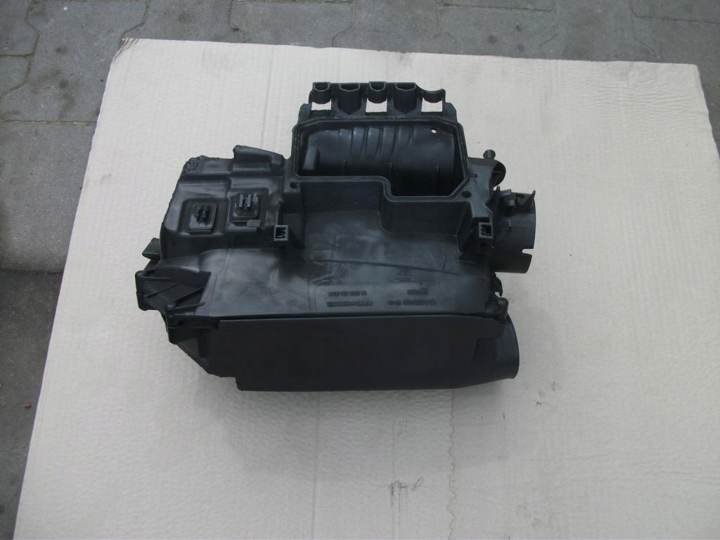 фото №10, Корпус фільтра повітря mercedes w204 a2710940304