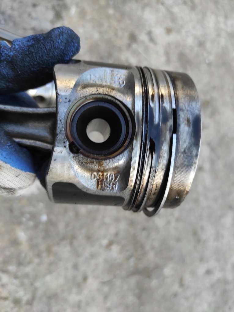 фото №1, Volkswagen passat b6 поршень 081187hsri