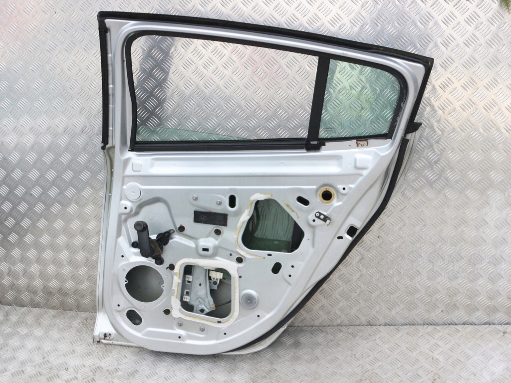 фото №2, Двері правий задня renault megane iii hb