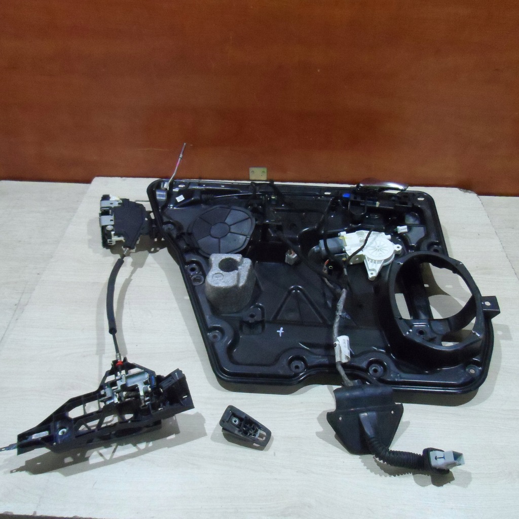 фото №10, Подъемник стекло левый задняя ручка fiat freemont 12r