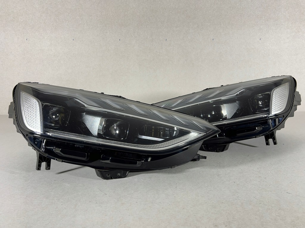 фото №1, Audi a4 lift full led 8w0 b9 лампа левая правая перед matrix фара eu