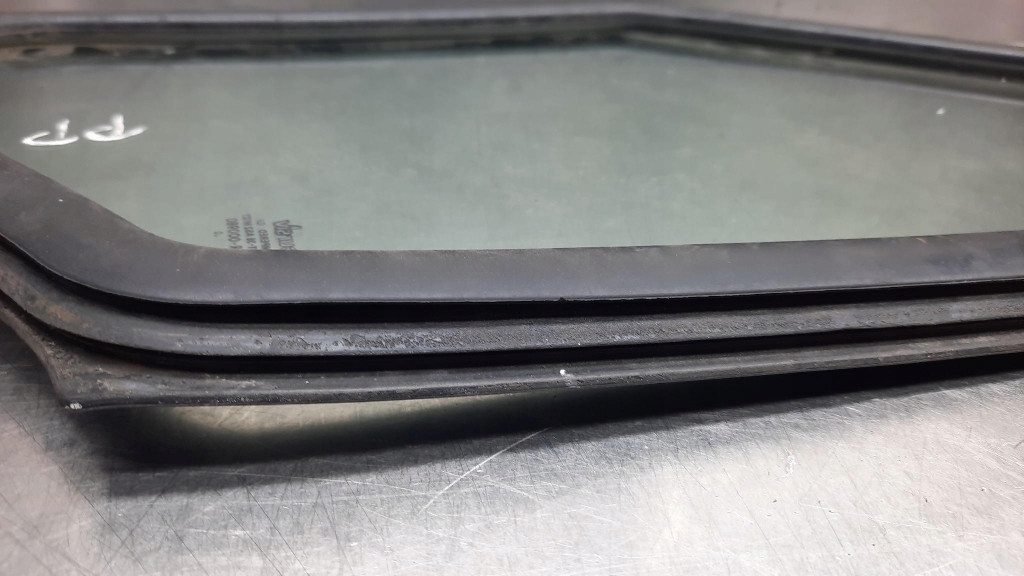 фото №14, Стекло дверь правый перед треугольник fiat ducato ii 01r