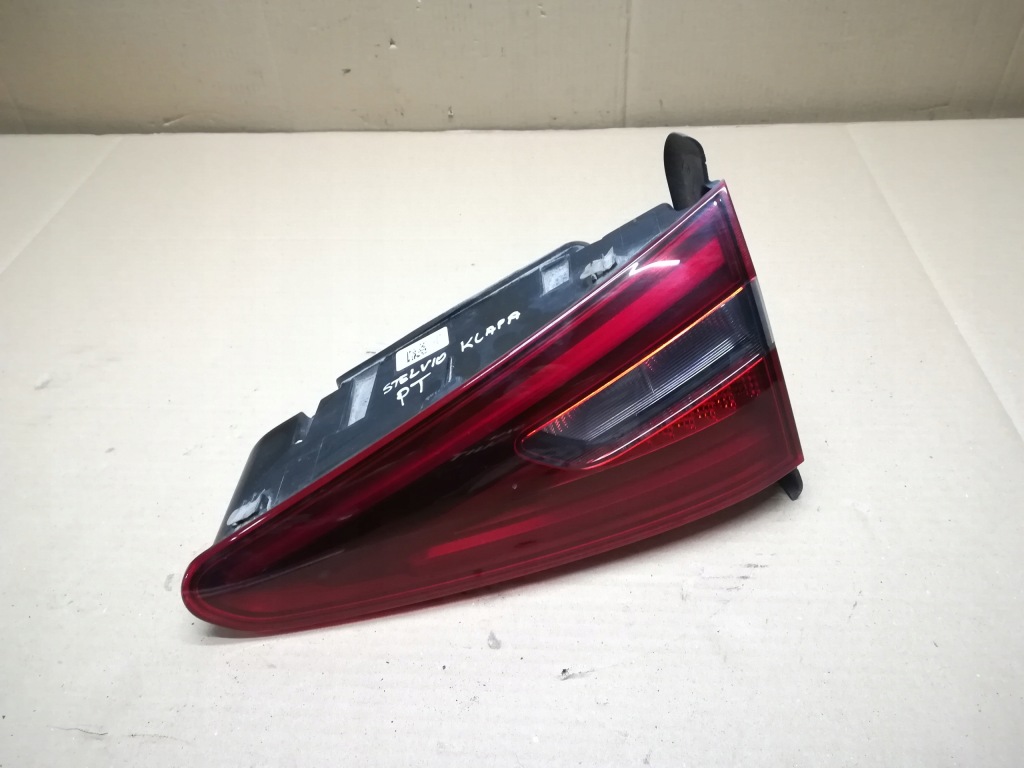 фото №2, Alfa romeo stelvio лампа крышки багажника задняя правая