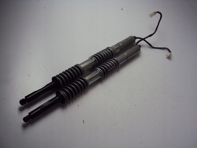 фото №1, Амортизаторы крышки задняя bmw serii 5 f11