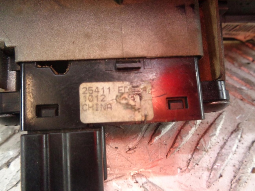 фото №9, Панель переключатель окон правый перед nissan navara d40 2005- 225901-4216b eur