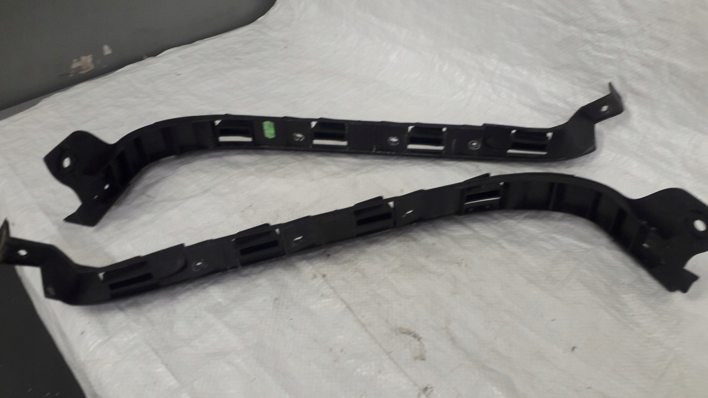 фото №14, Направляющая бампера правый задняя golf iv kombi 1j9807394