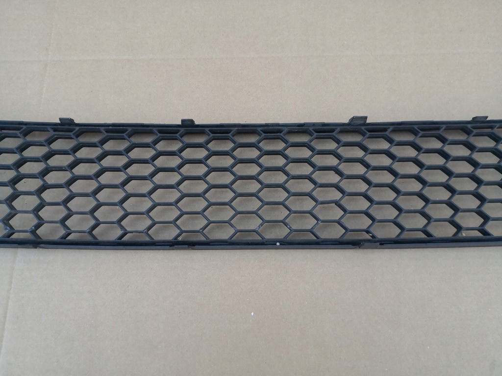 фото №10, Skoda octavia ii rs решётка средняя бампер перед