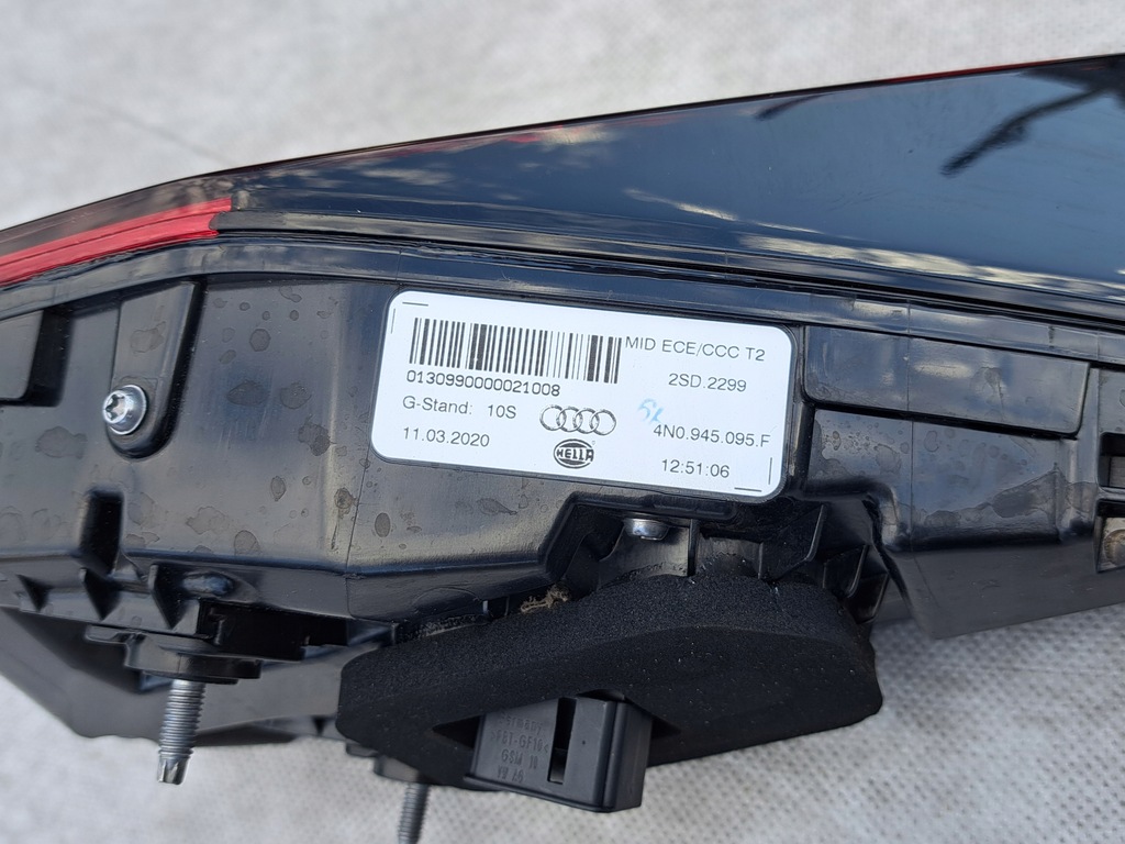 фото №11, Лампа задняя накладка audi a8 s8 d5 4n0945095f