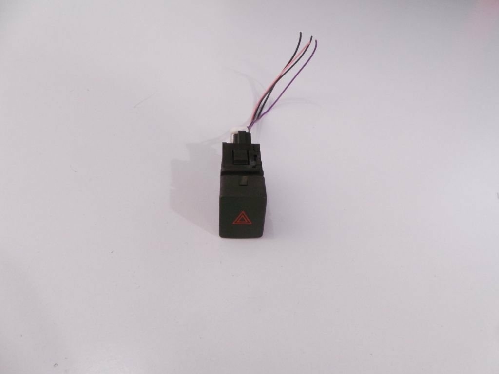 фото №1, Nissan micra k14 2018 кнопка аварійних