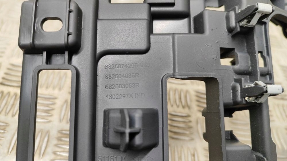 фото №9, Renault scenic iv - grand scenic iv 2018 консоль средняя / радио / gps