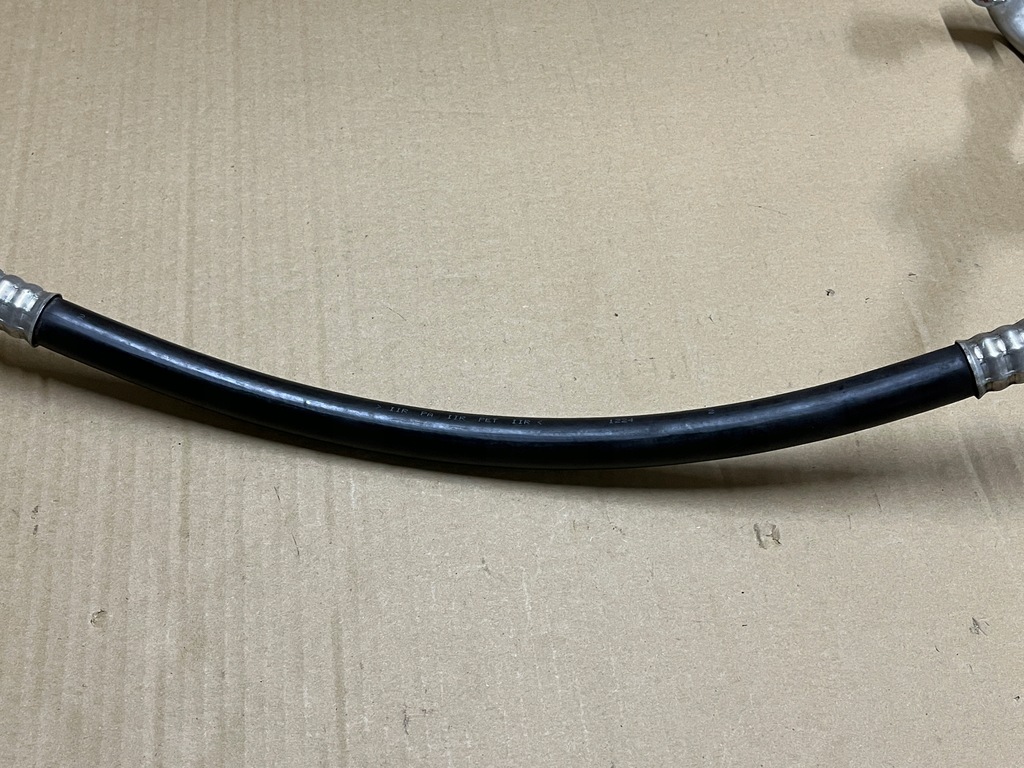 фото №14, Fiesta mk7 lift 1.0 eco шланг трубка кондиціонера c1b1-19f618-jb