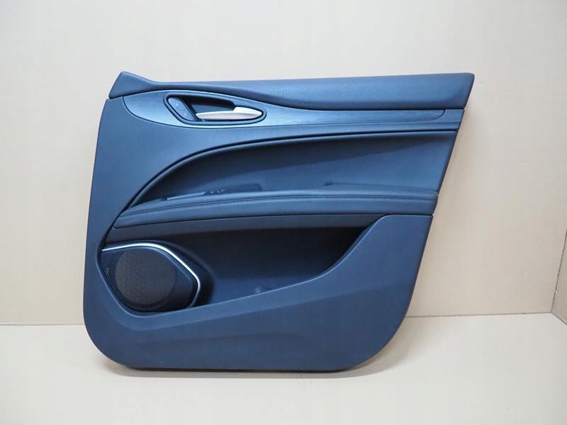 фото №1, Обивка дверь правый перед alfa romeo stelvio