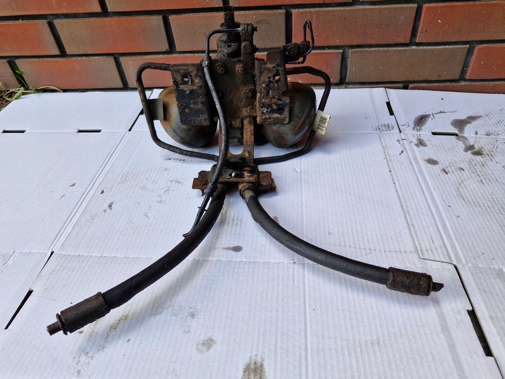 фото №1, Citroen c5 iii x7 сфера розподільник актуатор турбіни підвіска перед