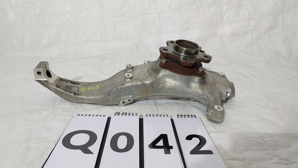 фото №1, Bmw оригинальный номер 6884377 поворотный кулак jak