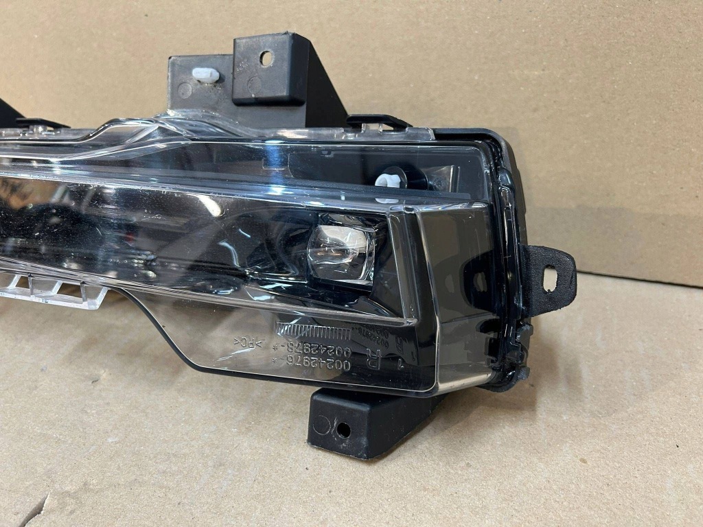 Противотуманная фара led правый tesla model 3 y рестайлинг  20- 150793300c Доставка