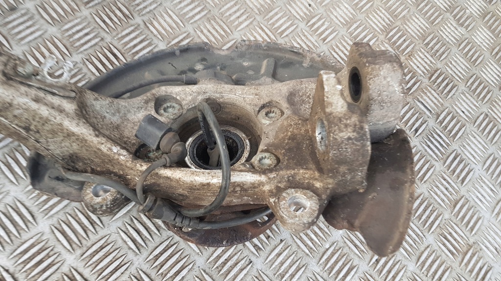 фото №12, Audi a4 b6 2.0 alt поворотний кулак ліва перед