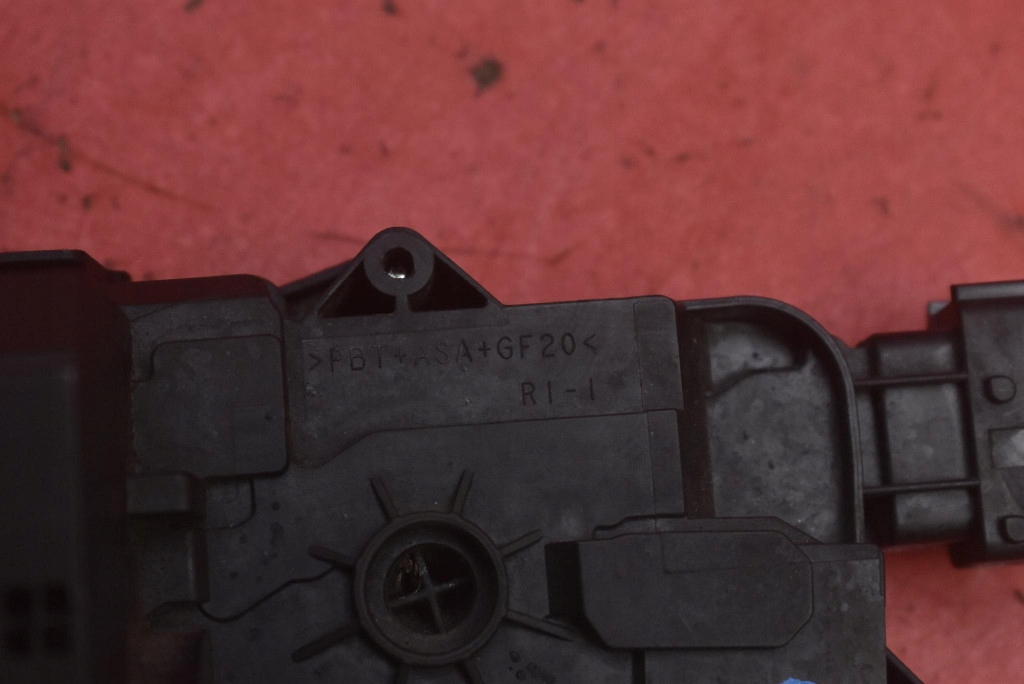 фото №8, Замок двері правий перед передній eu 13258274 opel corsa d 3d hb 06-11