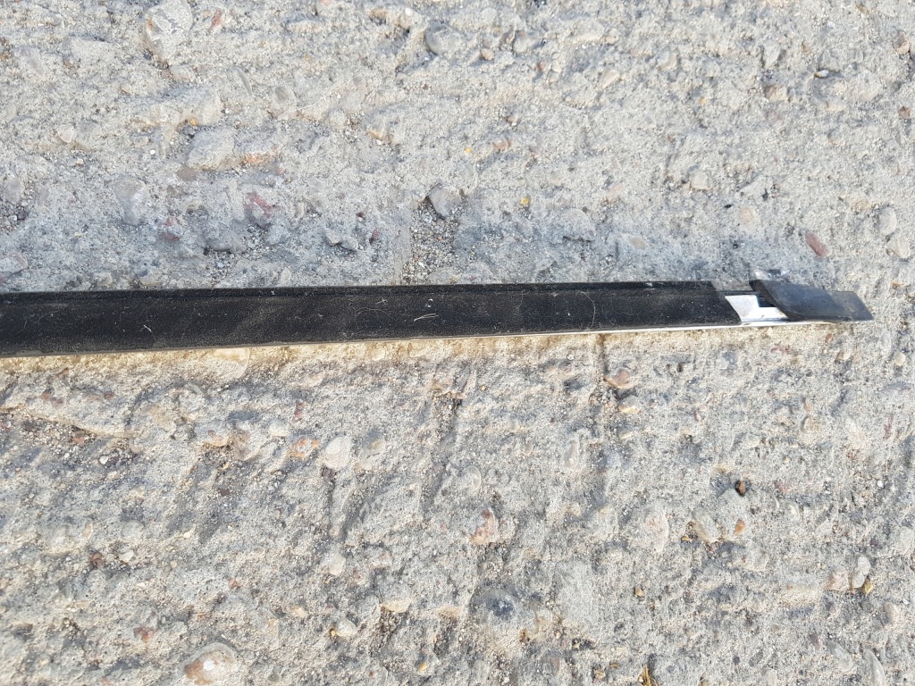 Молдинг наружная подоконная дверь левая задний  хром bmw 7 e38 Доставка