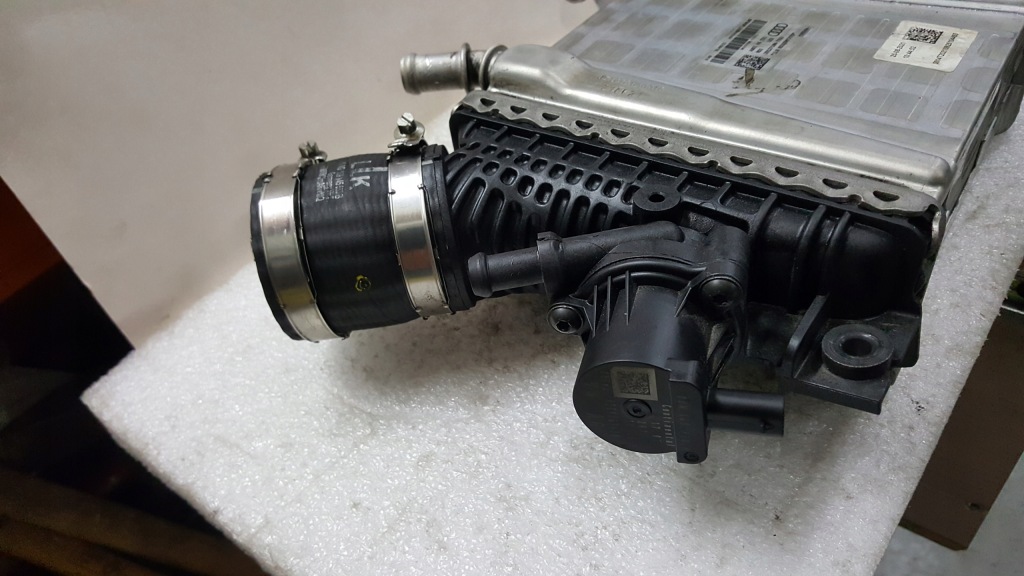 Радиатор интеркулер audi a4 b9 a5 a6 c8 a7 q5 059145803q демонтаж Цена