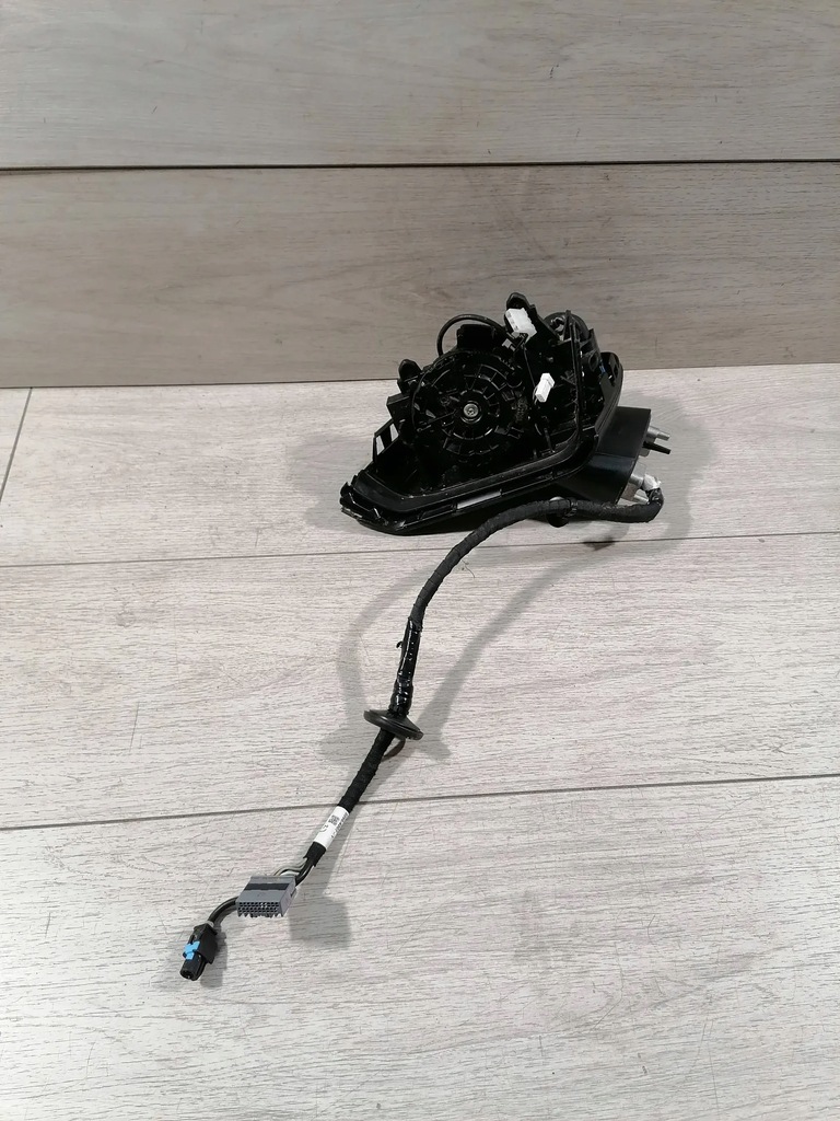 фото №14, Volvo xc40 ii зеркало левая 14pin 31442779