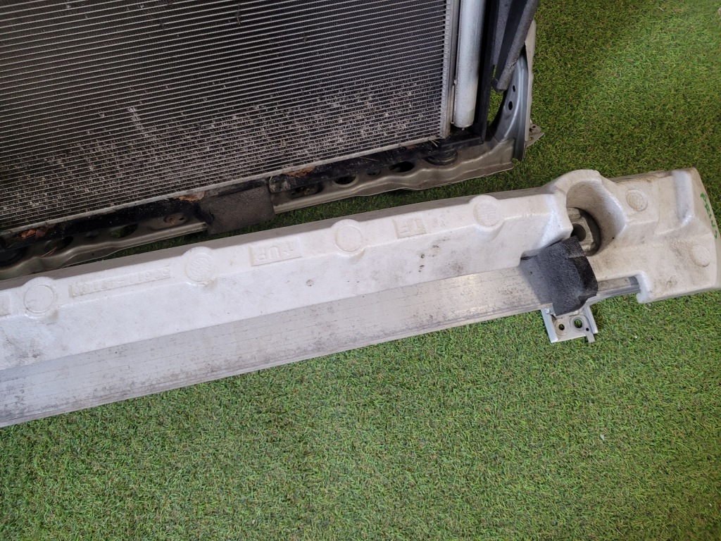 фото №3, Toyota prius plus балка pas передний усилитель