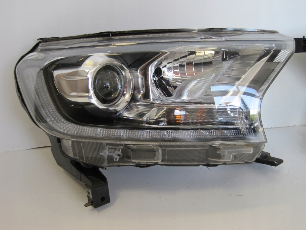 фото №6, Лампа права ford ranger iv bixenon