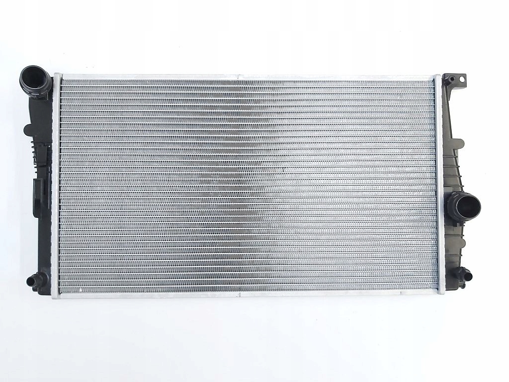 Купити Радіатор води bmw 1 f20/21, 11-