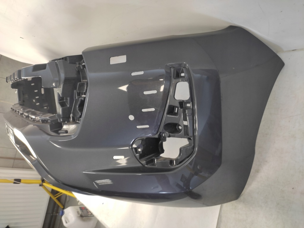 Купить Toyota hilux viii рестайлинг  бампер передний перед 2020-