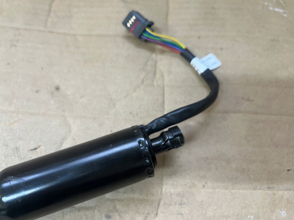 фото №10, Jaguar xj x351 амортизатори амортизатор електричний кришки багажника задня оригінал