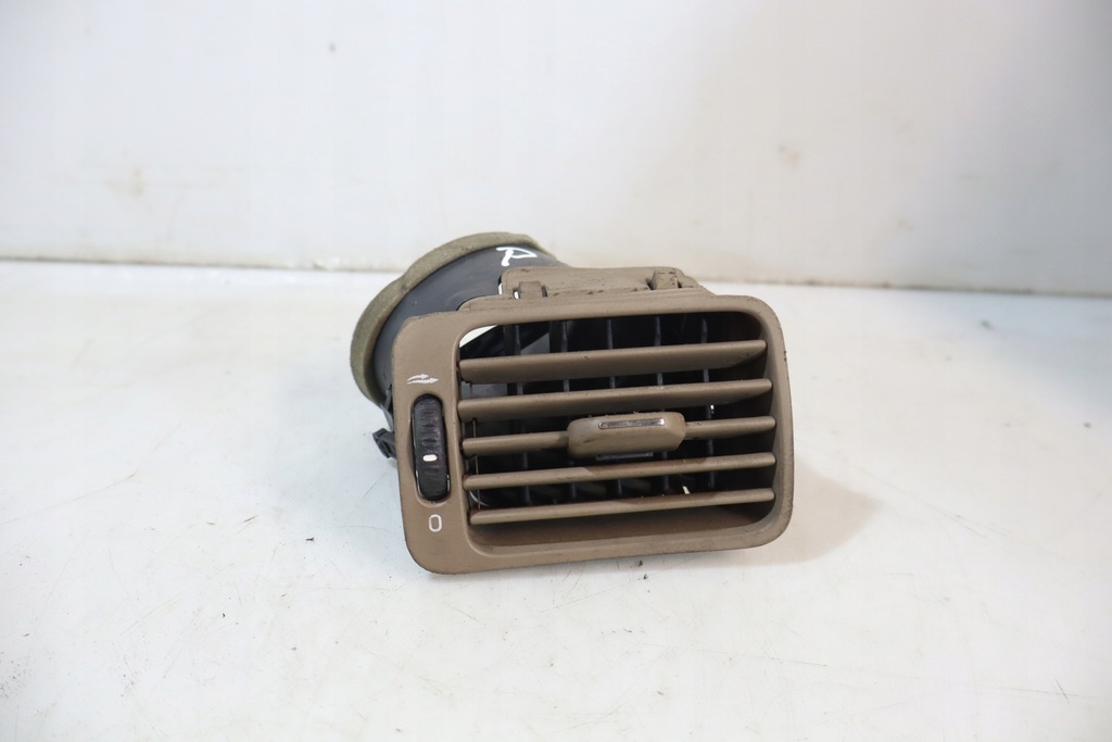 фото №1, Решётка обдув правая volvo s80 i lift