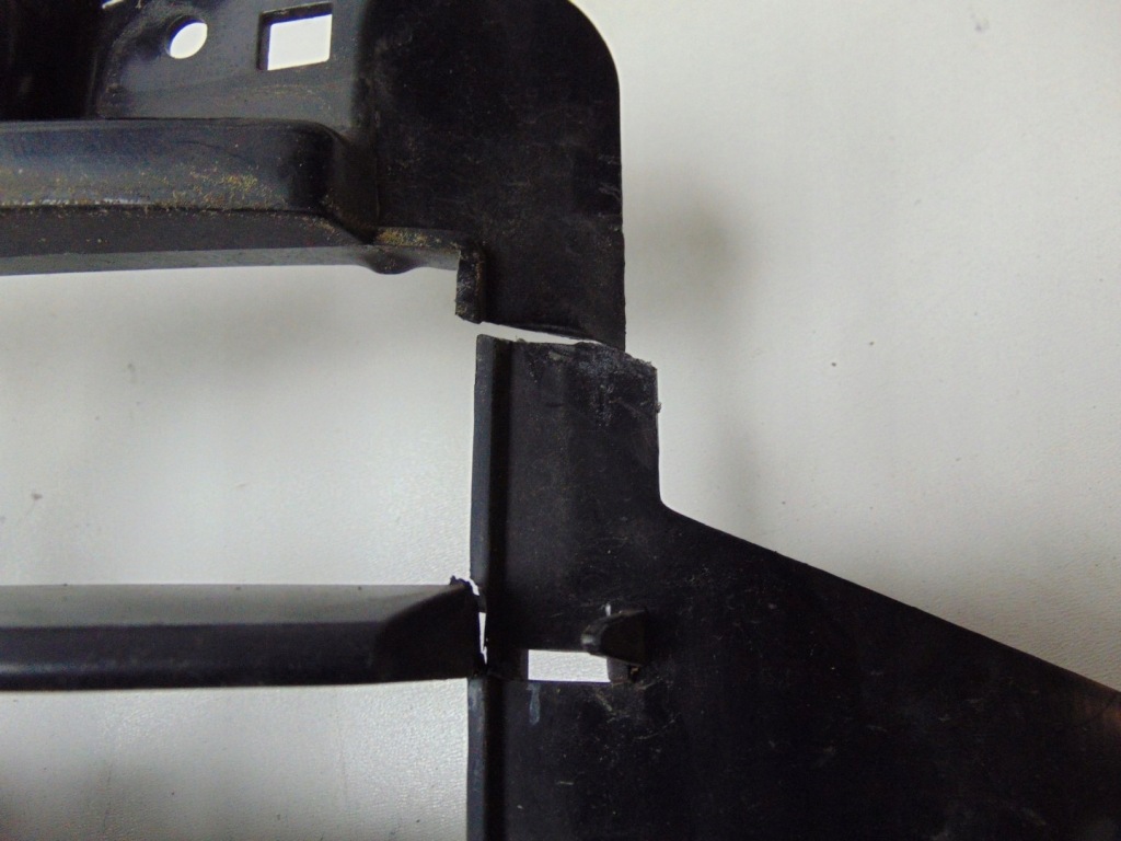 Решётка w бампер средняя перед audi q3 s-line 83a807683a Цена